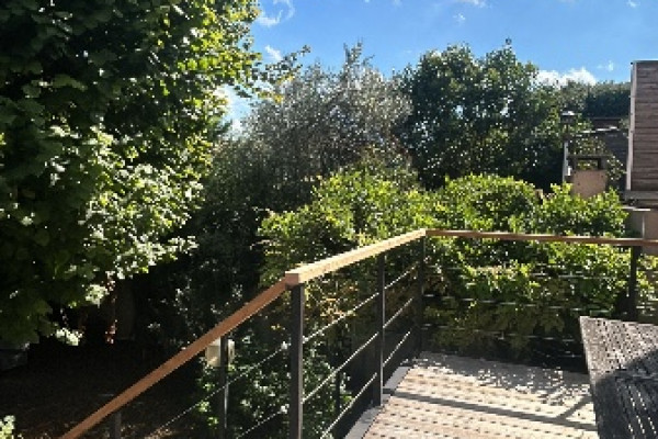 Terrasse bois sur structure métallique : un projet innovant
