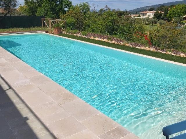 Chantier de végétalisation d'une villa en Italie 