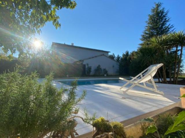 Aménagement autour d'une piscine